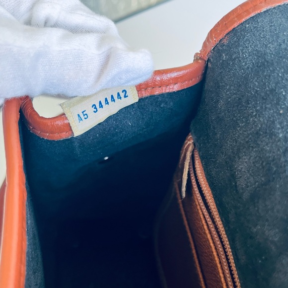 VINTAGE DOONEY AND BOURKE  SMALL BLACK ESSEX ALL LEATHER SHOULDER CROSSBODY BAG - Picture 7 of 12